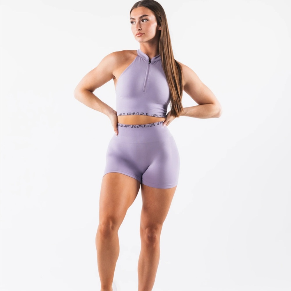 AMPLIFY SE GRAVITY SHORT Aquari Women's Seamless Scrunch Short Small